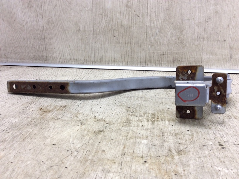 Петля крышки багажника правая GRANDEUR 05-11