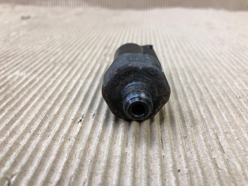 Датчик давления масла ДВС KIA SORENTO UM 14- UM 2.4 G4KJ