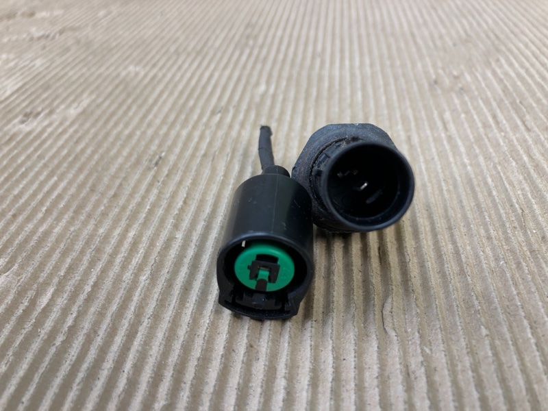 Датчик давления масла ДВС SORENTO UM 14- 2015 UM 2.4 G4KJ