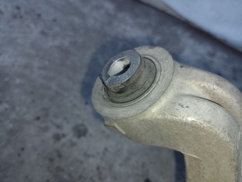 Цапфа левая M35/M45 04-10 2004 3.5 VQ35DE Цапфа левая M35/M45 04-10 2004 3.5 VQ35DE