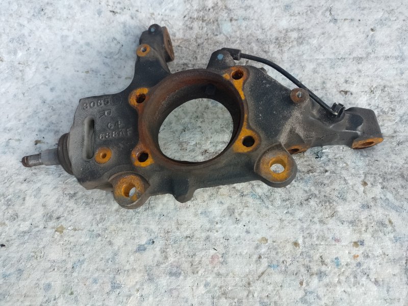 Запчасть кулак поворотный правый DODGE AVENGER 07-14 2013 JS 2.4 ED3 5085 886AF Б/У Кулак поворотный правый DODGE AVENGER 07-14 2013 JS 2.4 ED3 5085 886AF Б/У