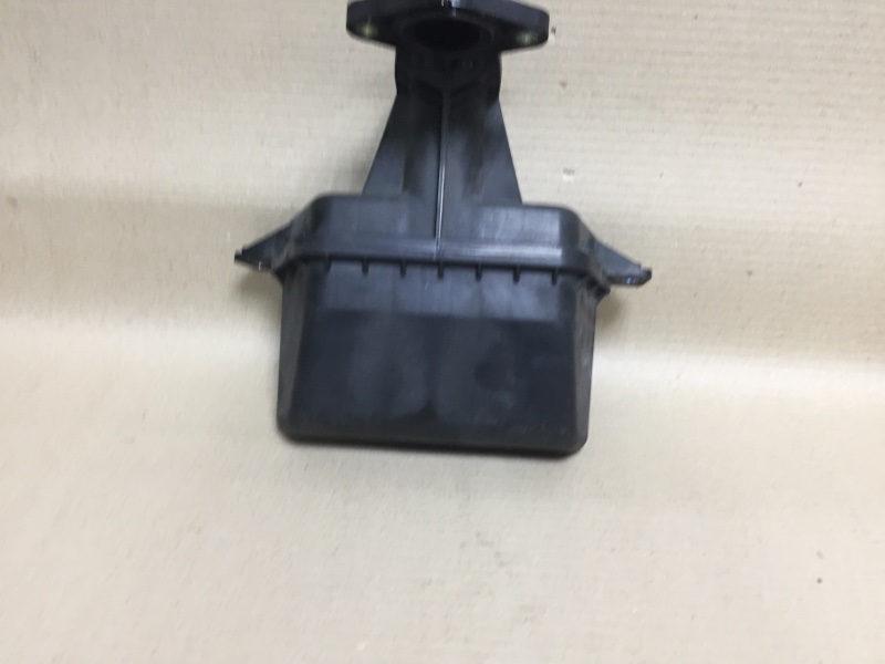 Резонатор воздушного фильтра MITSUBISHI ECLIPSE 05-08 DK 2.4 4G69