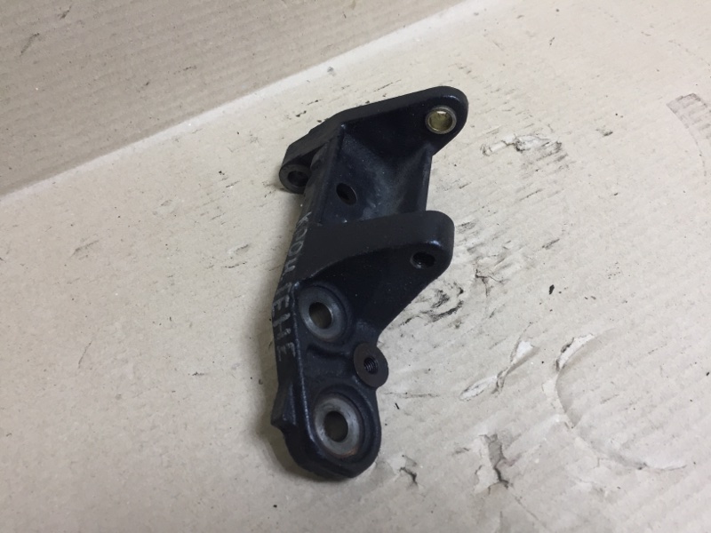 Кронштейн насоса ГУР FX S50 03-08 2005 3.5 VQ35DE