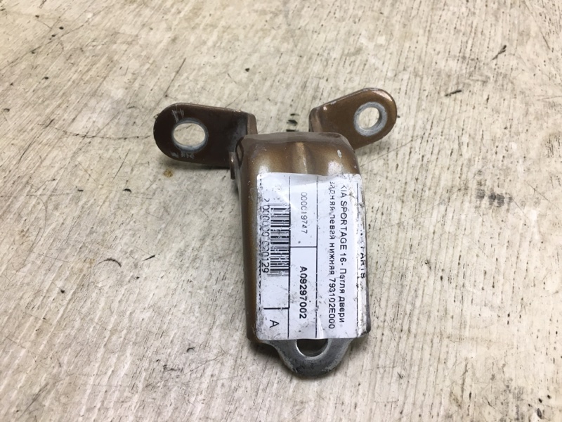 Петля двери нижняя задняя левая KIA SPORTAGE QL 15-21 2017 QL 2.4 G4KJ 79310-2E000 Б/У