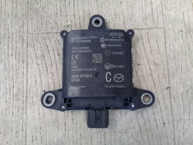 Запчасть датчик слепых зон задний MAZDA 3 BM 13-19 2017-2018 BANE-67-Y30E Б/У Датчик слепых зон задний MAZDA 3 BM 13-19 2017-2018 BANE-67-Y30E Б/У