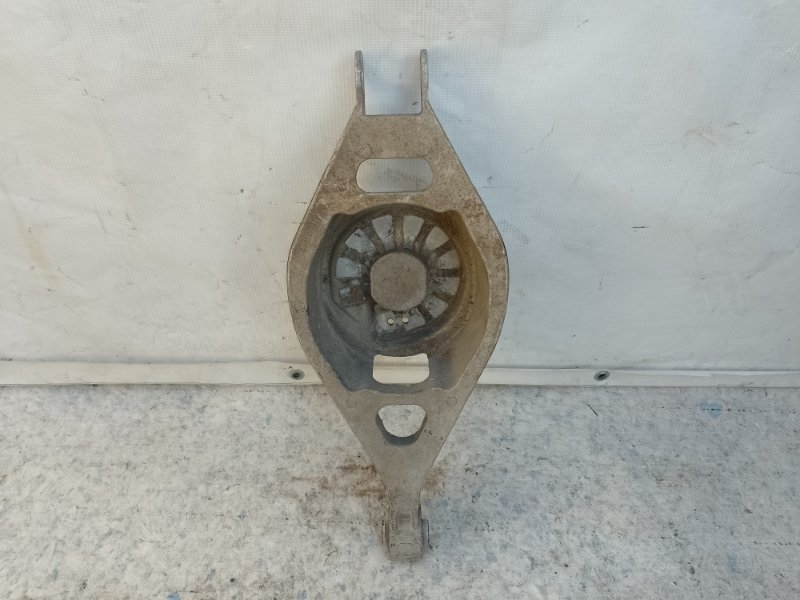 Рычаг задней подвески поперечный нижний M35/M45 04-10 2004 3.5 VQ35DE