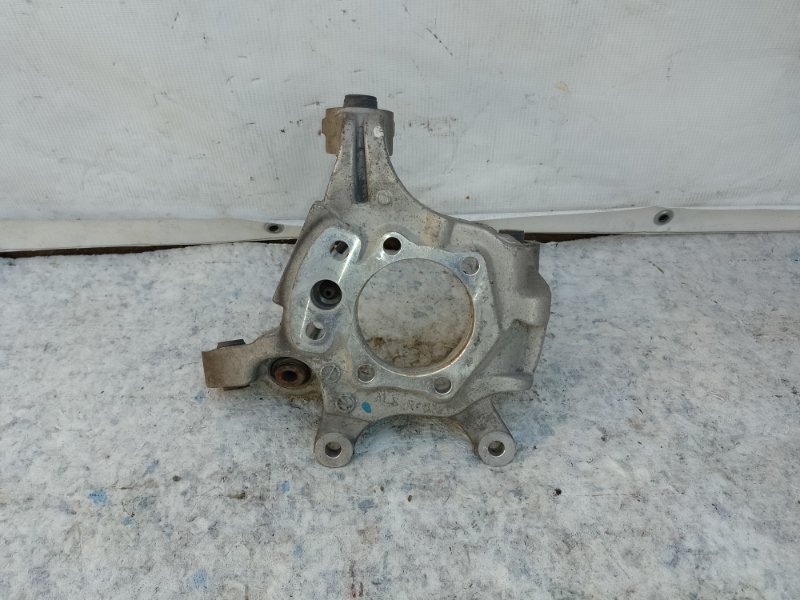 Цапфа правая INFINITI M35/M45 04-10 2004 3.5 VQ35DE 43018-AL500 Б/У