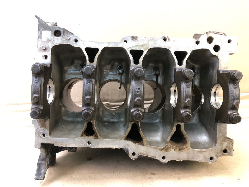 Блок двигателя COROLLA 150 06-13 1ZR