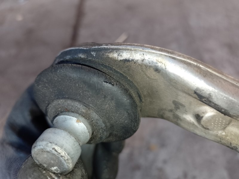 Рычаг передней подвески верхний правый INFINITI M35/M45 04-10 3.5 VQ35DE