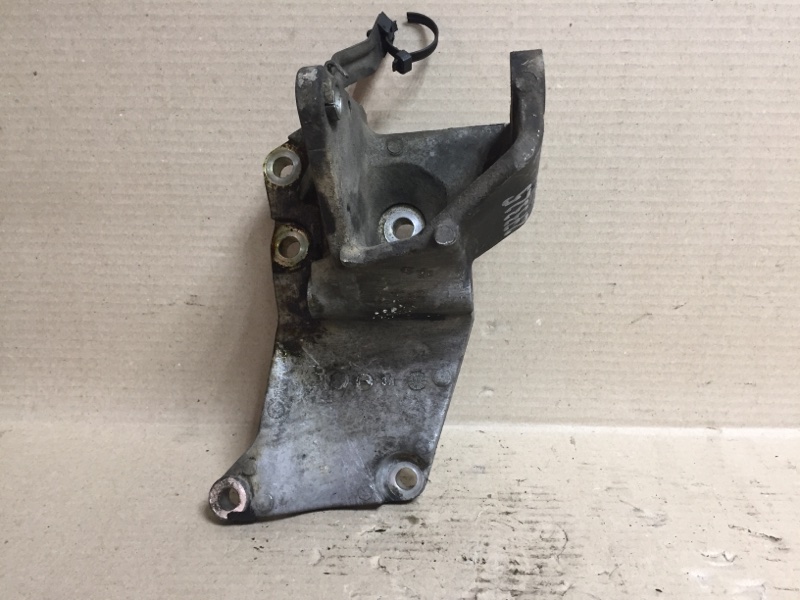 Кронштейн генератора NISSAN QX56 / TITAN / ARMADA 04-16 2008 VK56DE 11710-7S01A Б/У