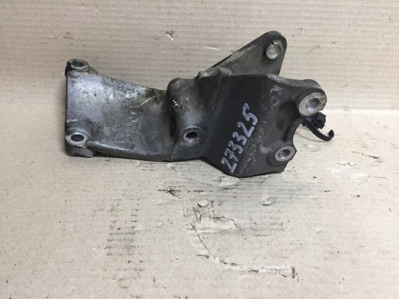 Кронштейн генератора QX56 / TITAN / ARMADA 04-16 2008 VK56DE