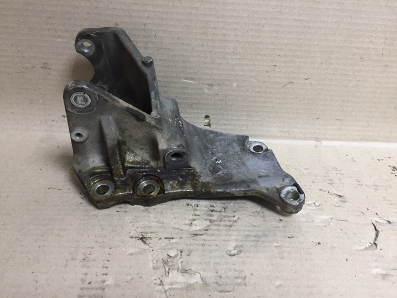 Кронштейн генератора QX56 / TITAN / ARMADA 04-16 2008 VK56DE