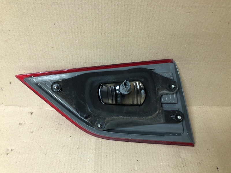 Фонарь внутренний задний правый QUEST S 11-17 2014 Минивен E52 3.5