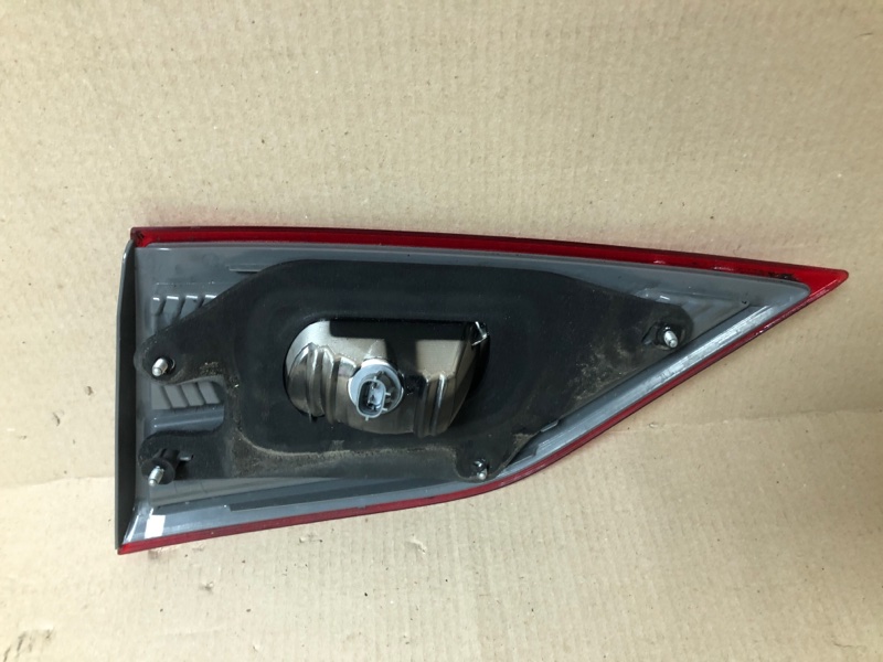Фонарь внутренний задний левый QUEST S 11-17 2014 Минивен E52 3.5