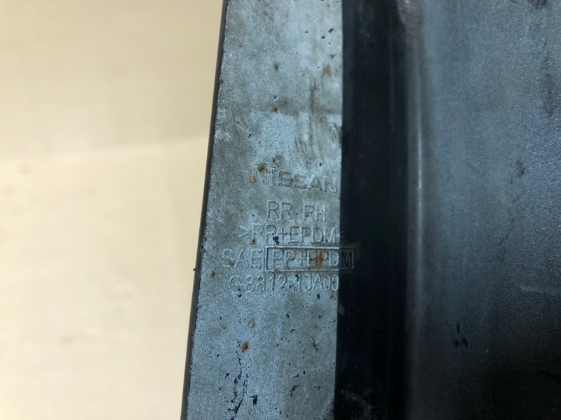 Накладка крыла задняя правая QUEST S 11-17 2014 Минивен E52 3.5