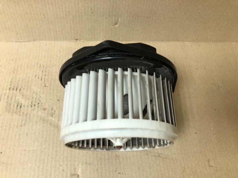 Моторчик печки QUEST S 11-17 2014 Минивен E52 3.5