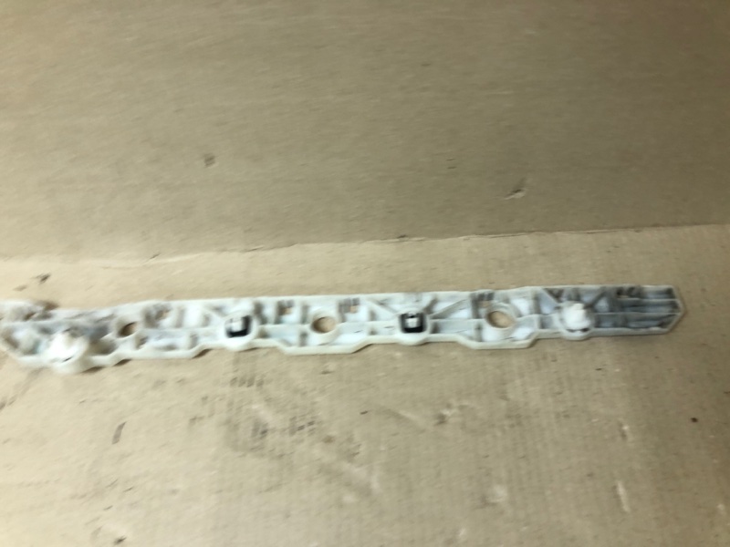 Кронштейн заднего бампера левый QUEST S 11-17 2014 Минивен E52 3.5