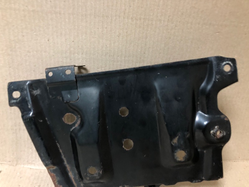 Полка аккумулятора QUEST S 11-17 2014 Минивен E52 3.5