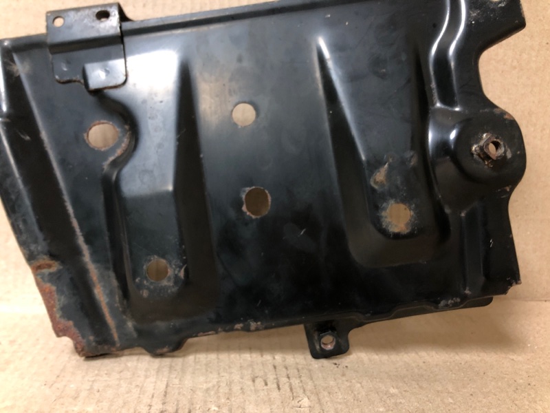 Полка аккумулятора QUEST S 11-17 2014 Минивен E52 3.5