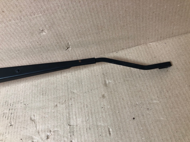 Поводок стеклоочистителя передний левый QUEST S 11-17 2014 Минивен E52 3.5