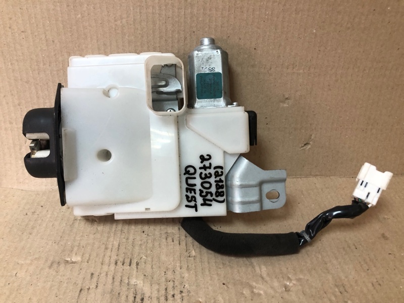 Замок крышки багажника NISSAN QUEST S 11-17 Минивен E52 3.5