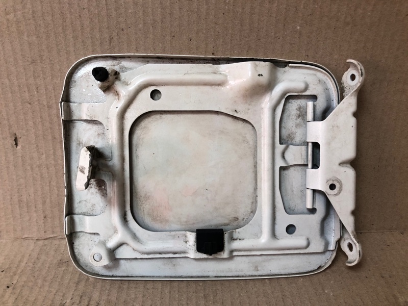 Лючок топливного бака QUEST S 11-17 2014 Минивен E52 3.5