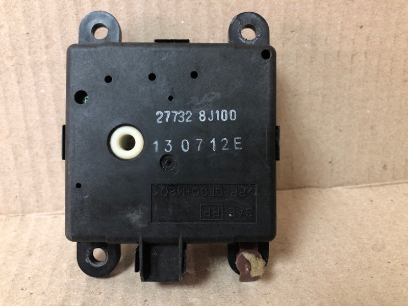 Моторчик заслонки печки QUEST S 11-17 2014 Минивен E52 3.5