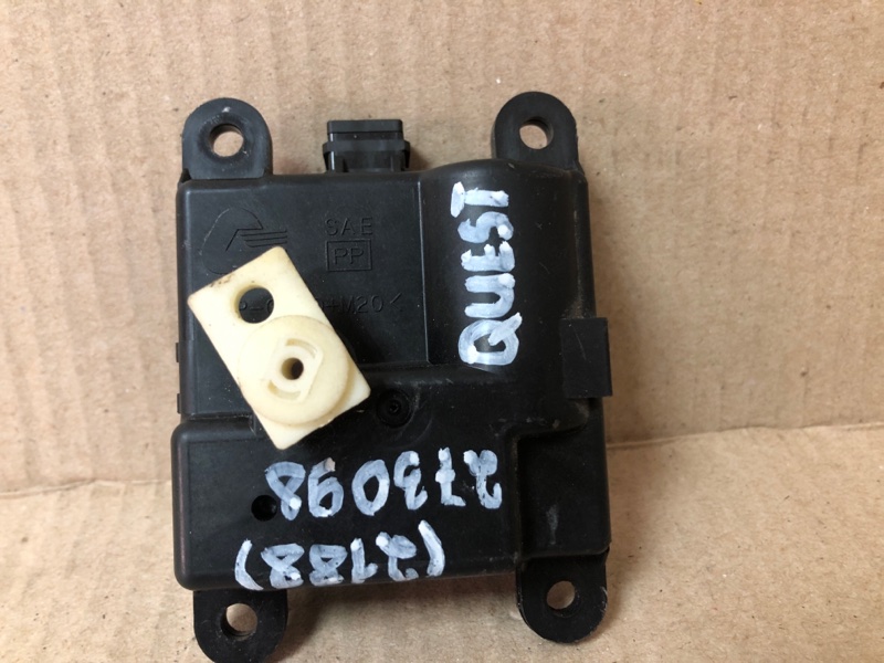 Моторчик заслонки печки NISSAN QUEST S 11-17 Минивен E52 3.5