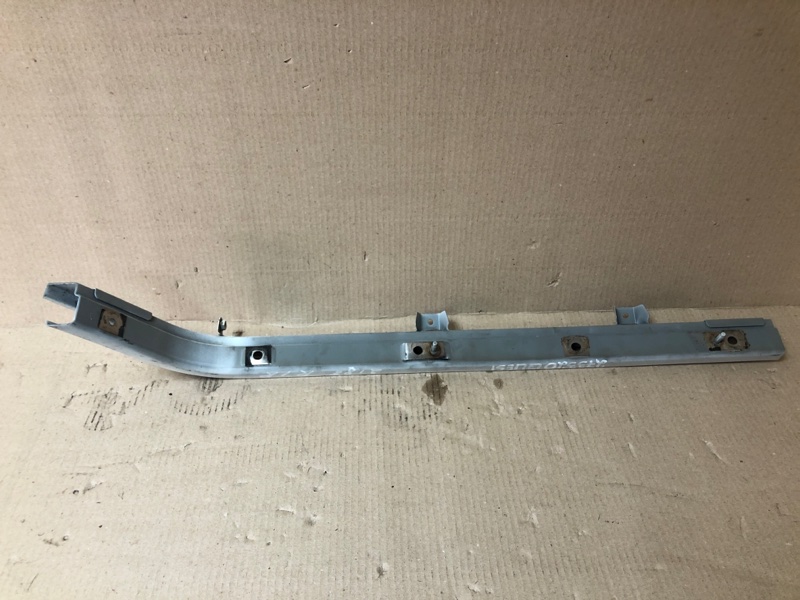 Кронштейн правый QUEST S 11-17 2014 Минивен E52 3.5