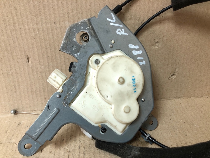 Моторчик привода сдвижной двери левый QUEST S 11-17 2014 Минивен E52 3.5