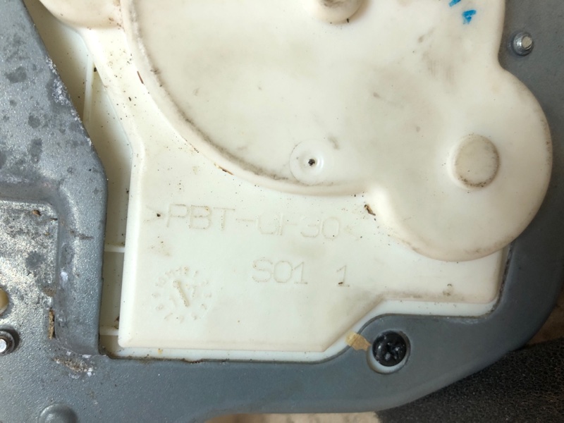 Моторчик привода сдвижной двери левый QUEST S 11-17 2014 Минивен E52 3.5