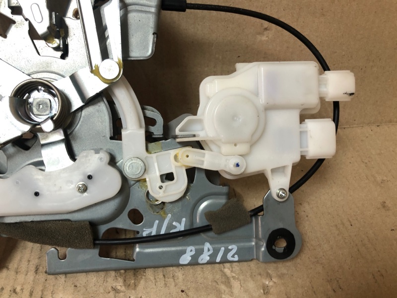 Замок двери боковой правый QUEST S 11-17 2014 Минивен E52 3.5