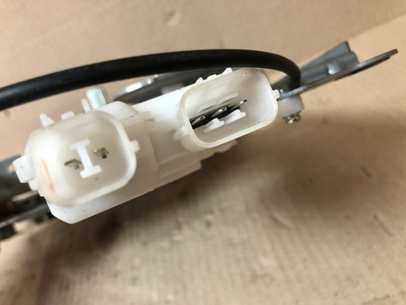 Замок двери боковой правый QUEST S 11-17 2014 Минивен E52 3.5