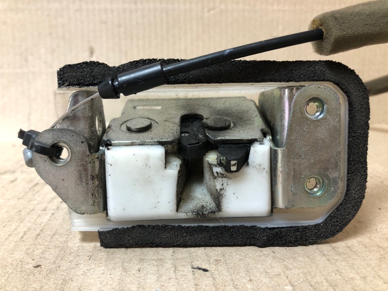 Замок двери боковой передний правый QUEST S 11-17 2014 Минивен E52 3.5