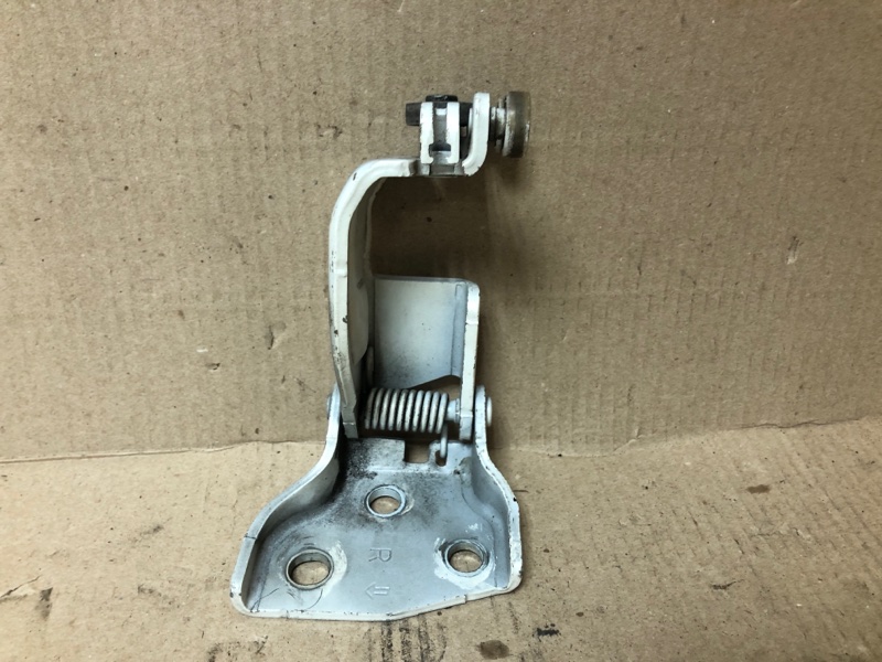 Ролик сдвижной двери средний правый QUEST S 11-17 2014 Минивен E52 3.5