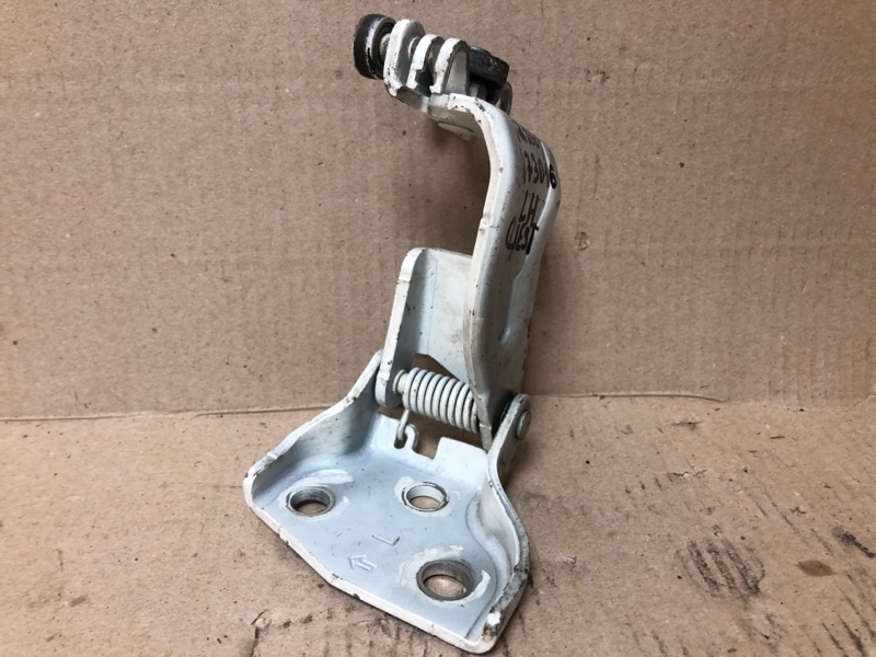 Ролик сдвижной двери средний левый NISSAN QUEST S 11-17 2014 Минивен E52 3.5 82411-1JA0B Б/У