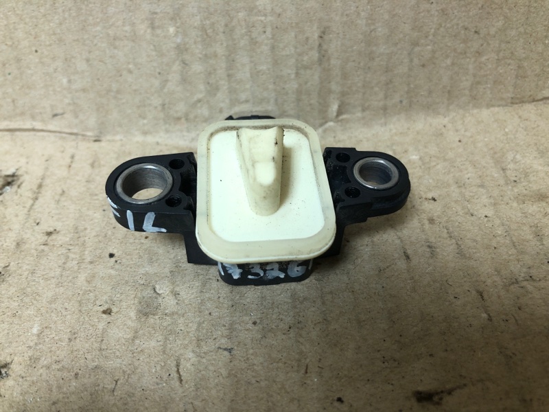 Датчик удара передний левый NISSAN QUEST S 11-17 2014 Минивен E52 3.5 K8836-1MA0A Б/У