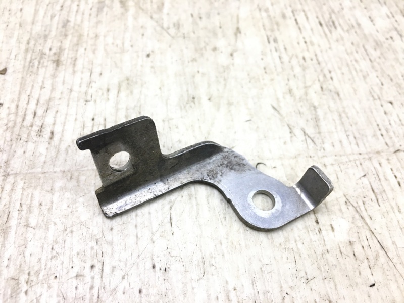 Кронштейн CAYENNE 10-18 2010 958 4.8 M48.02 Кронштейн CAYENNE 10-18 2010 958 4.8 M48.02