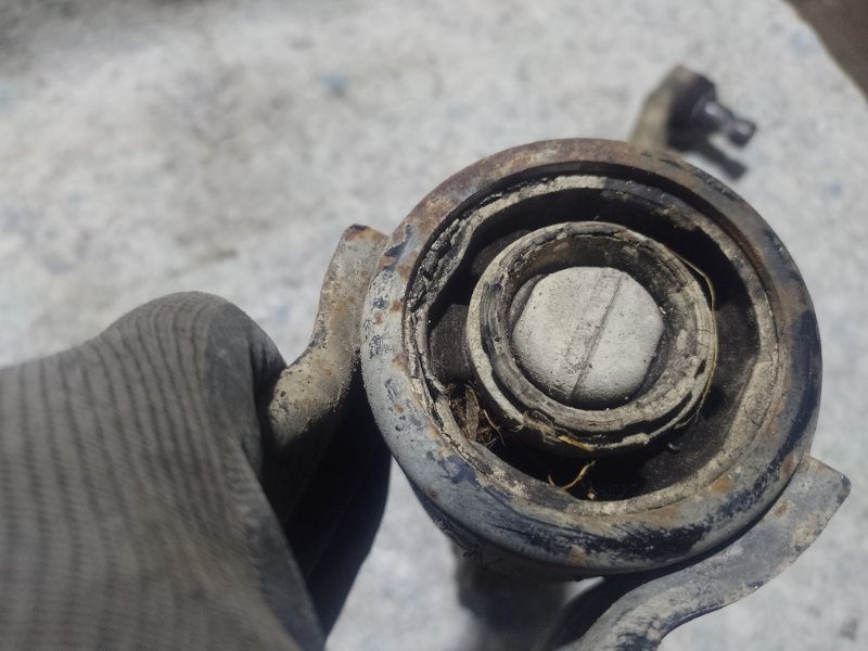 Рычаг передней подвески нижний левый FORD FUSION 14- 2.5L