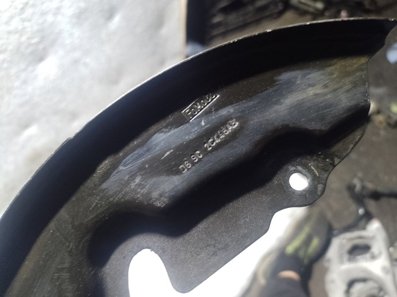 Защита тормозного диска передняя правая FORD FUSION 14- 2.5L