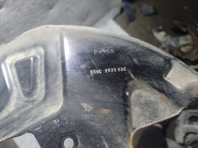 Защита тормозного диска задняя правая FORD FUSION 14- 2.5L
