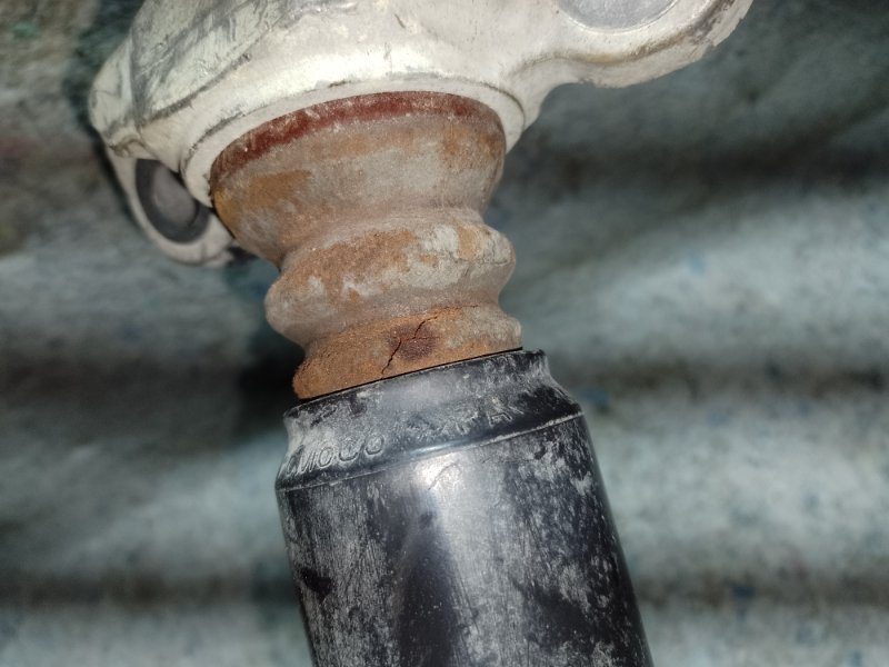 Амортизатор задний FORD FUSION 14- 2.5L