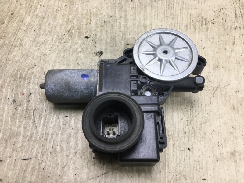 Моторчик стеклоподъемника задний правый LEXUS RX350/450 15-22 Внедорожник 85710-0E081 Б/У