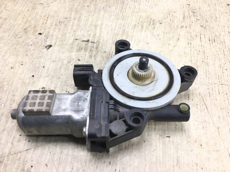 Моторчик стеклоподъемника задний правый HYUNDAI SONATA LF 2014- LF 2.4 G4KJ 82460-C1000 Б/У