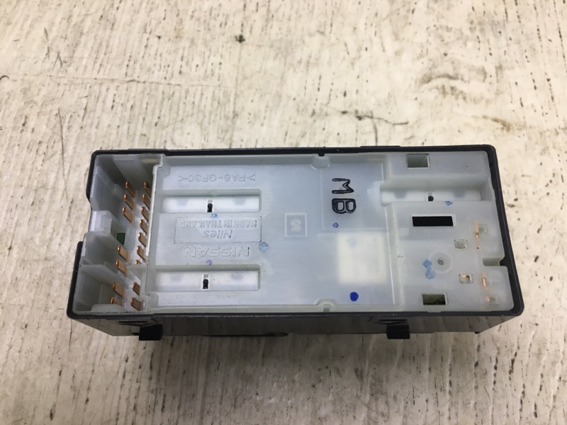 Блок управления стеклоподъемниками NISSAN NV200 USA 13-