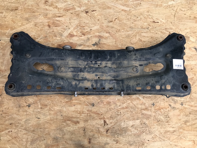 Балка задней подвески CAMRY 50 12-15