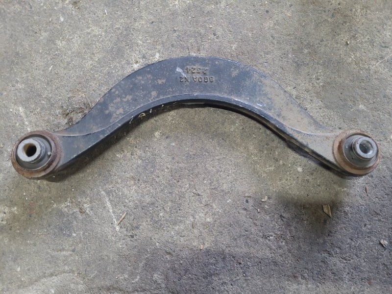 Рычаг задней подвески поперечный верхний задний левый 6 GG 02-07