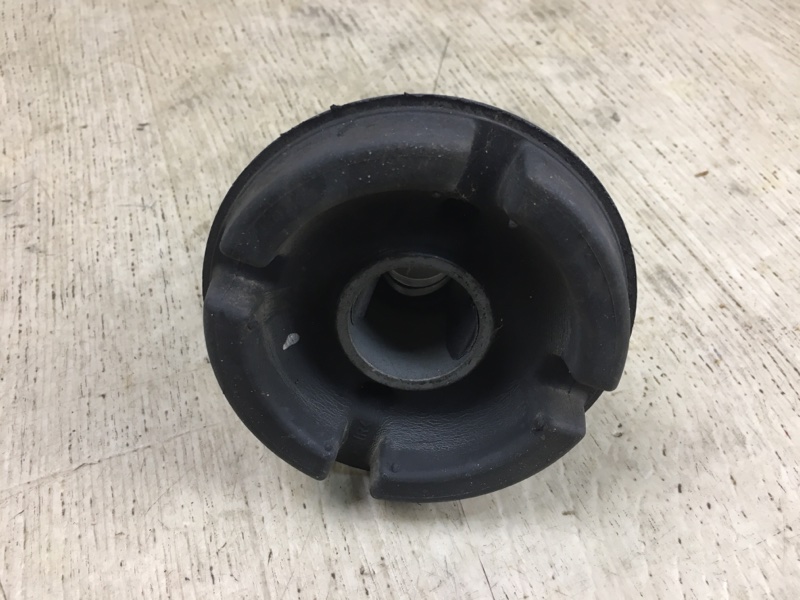 Сайлентблок задний левый TOYOTA CAMRY 50 12-15 ASV50 2.5 2AR-FE 52217-06100 новая