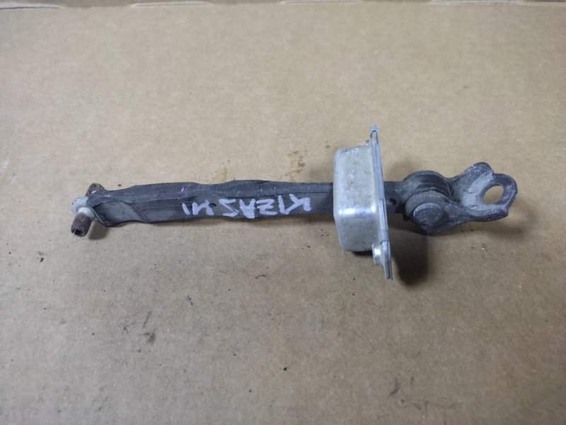 Ограничитель двери задний правый SUZUKI KIZASHI 09-14 2011 Седан 2.4 81830-57L01 Б/У