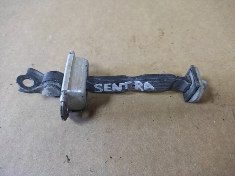 Ограничитель двери передний левый SENTRA (B16) 06–12